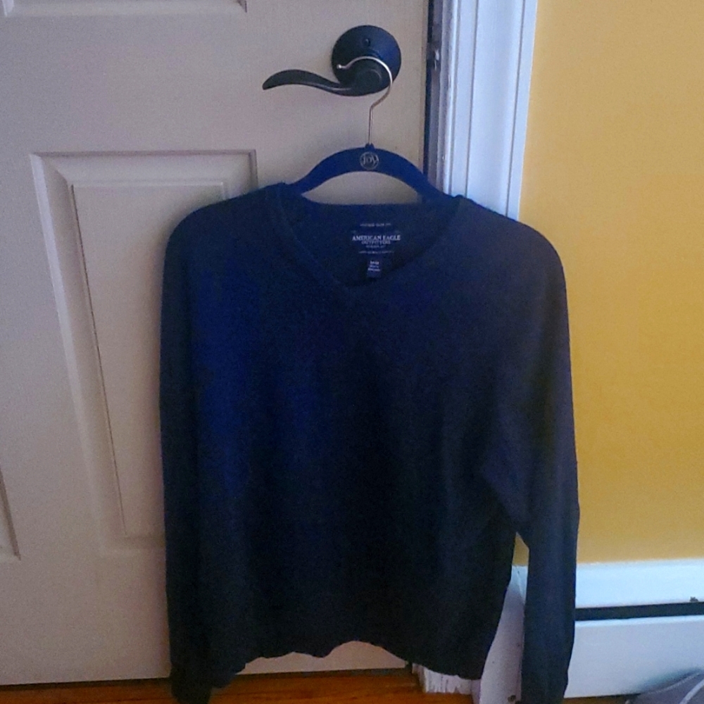 American Eagle slim fit sweater
